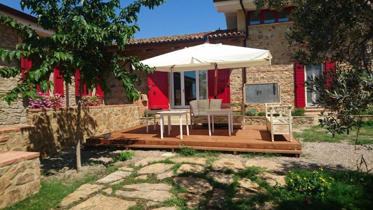 Il Barbagianni Bed & Breakfast Montepescali ภายนอก รูปภาพ